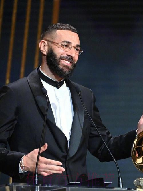 马内：本泽马该拿金球奖 他表现出不可思议水准